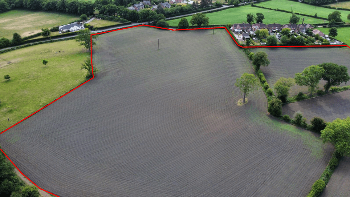 Red Line Photo - Shrewbury Arms